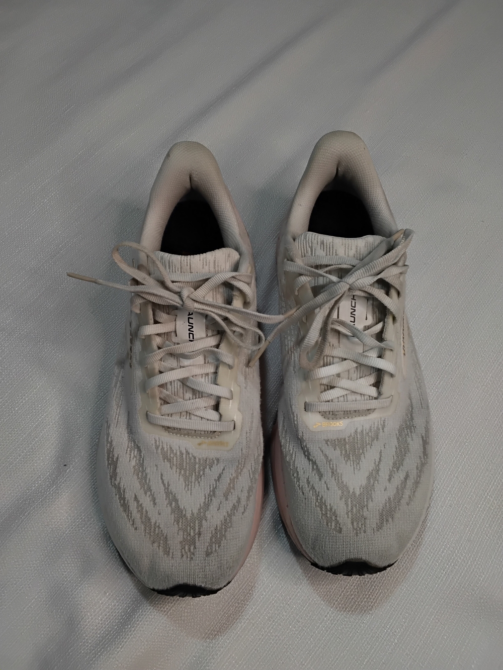 Brooks Launch 11 Women's Light Gray & Cream Running Sneakers Sz 10.5